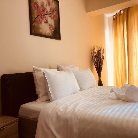 Monte Carlo Palace Rooms Bukares Bagian luar foto