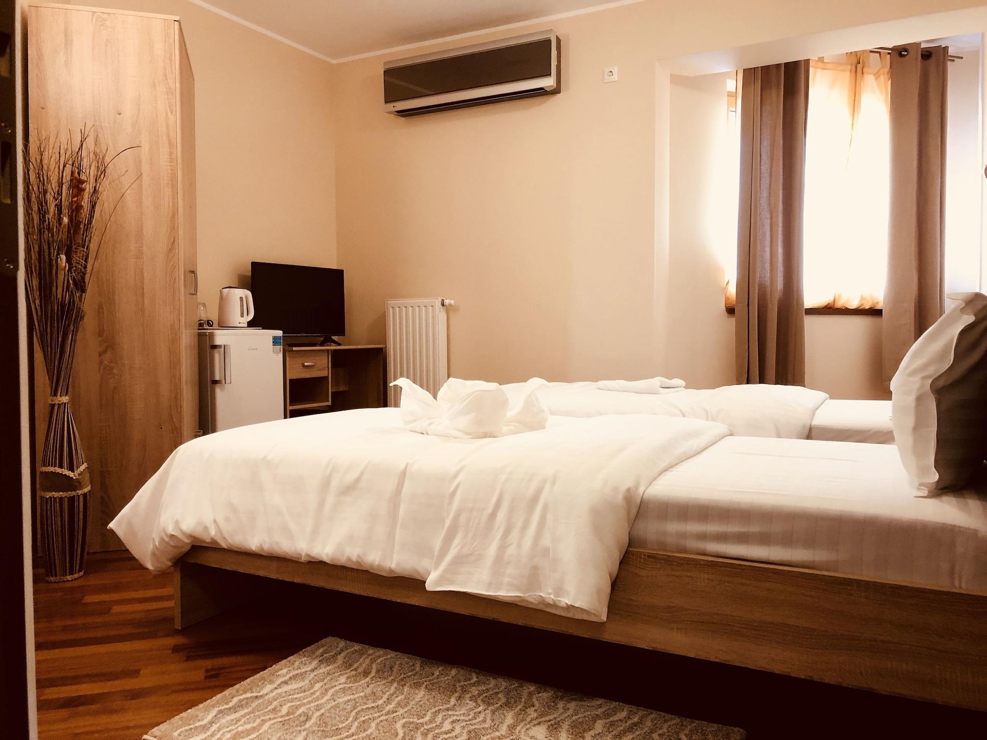 Monte Carlo Palace Rooms Bukares Bagian luar foto