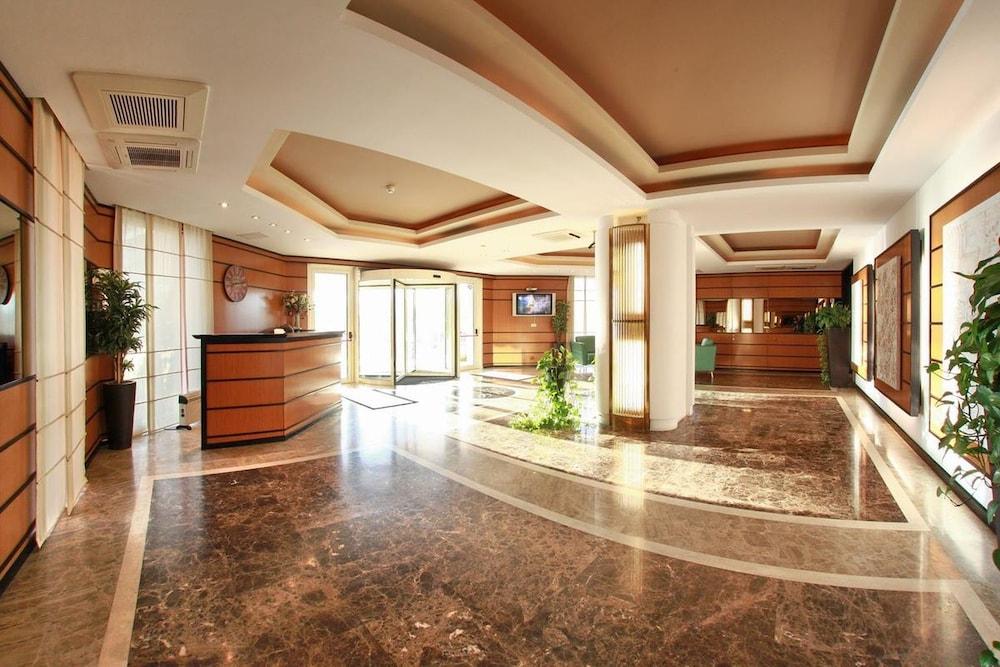Monte Carlo Palace Rooms Bukares Bagian luar foto