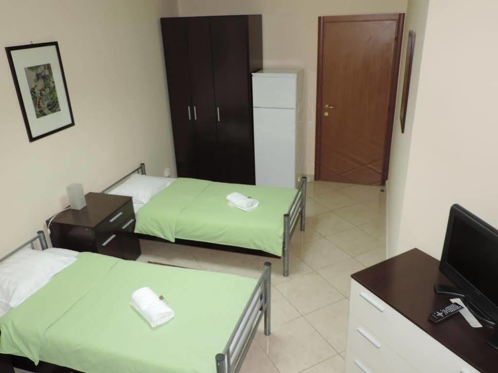 Monte Carlo Palace Rooms Bukares Bagian luar foto