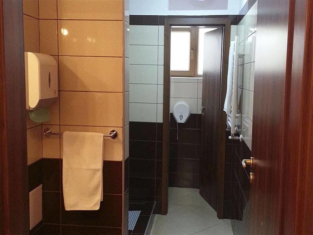 Monte Carlo Palace Rooms Bukares Bagian luar foto