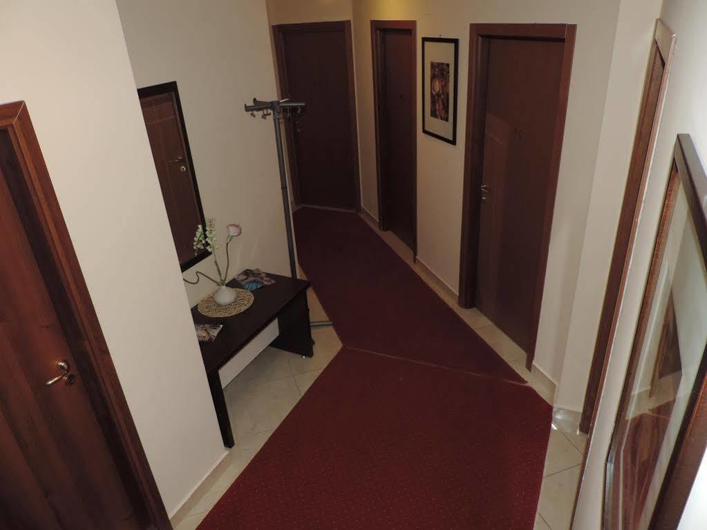 Monte Carlo Palace Rooms Bukares Bagian luar foto
